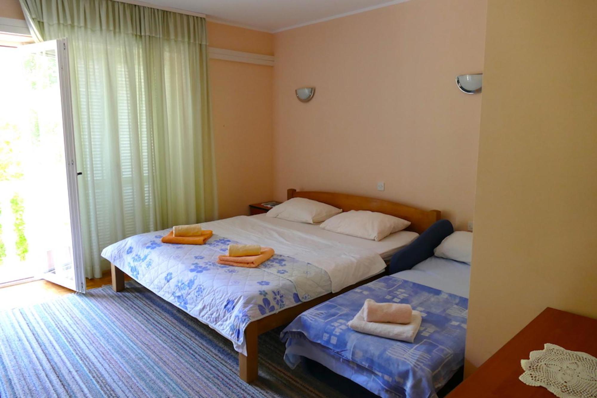 B&B Garni Stefi! Supetarska Draga Bilik gambar